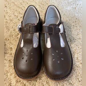 Lamour brown Mary Jane’s size 4 youth new